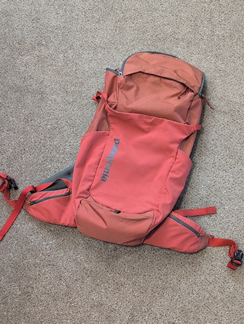 Patagonia Men’s Nine Trails Orange Trail Daypack